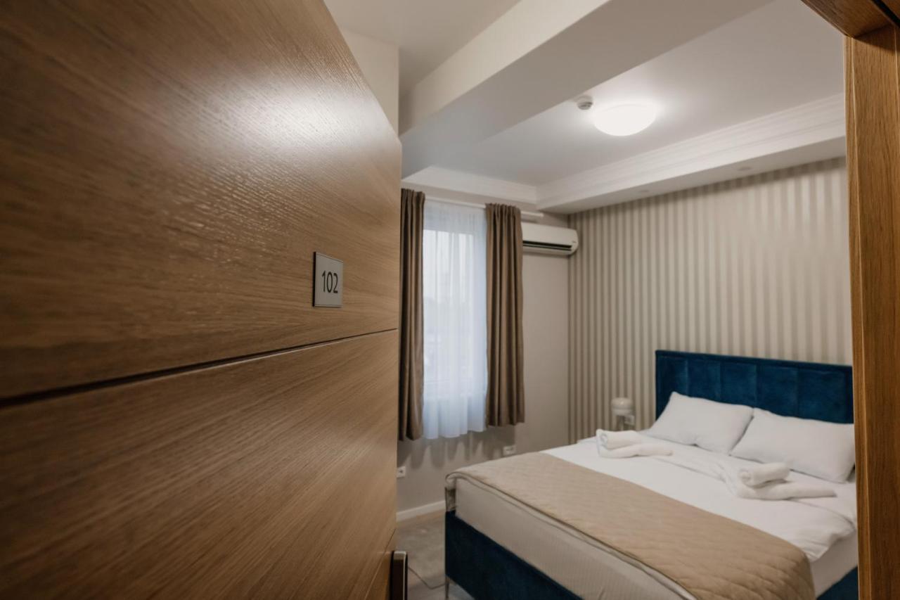 Hotel Beli Dvor Чачак Экстерьер фото
