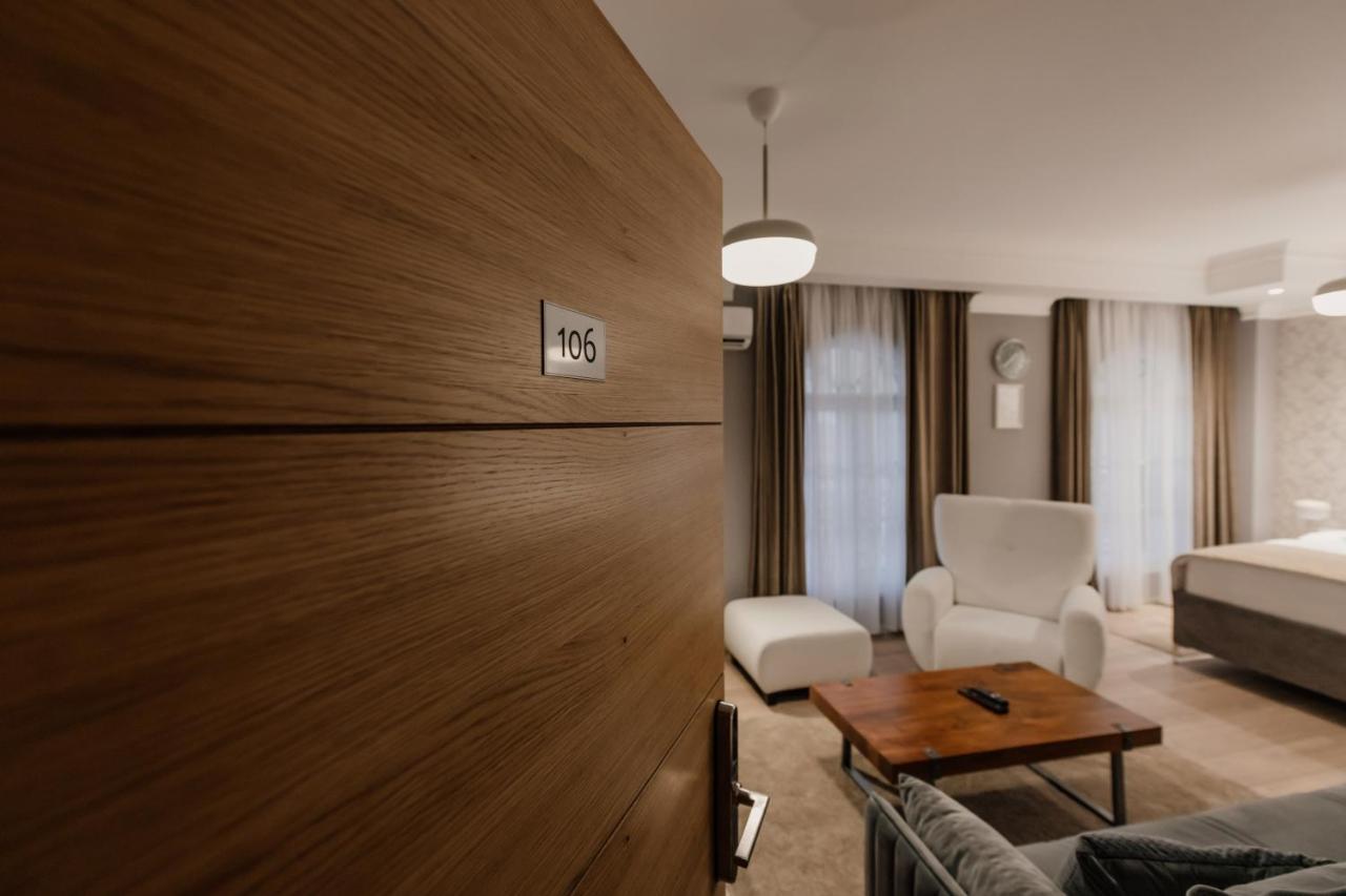Hotel Beli Dvor Чачак Экстерьер фото