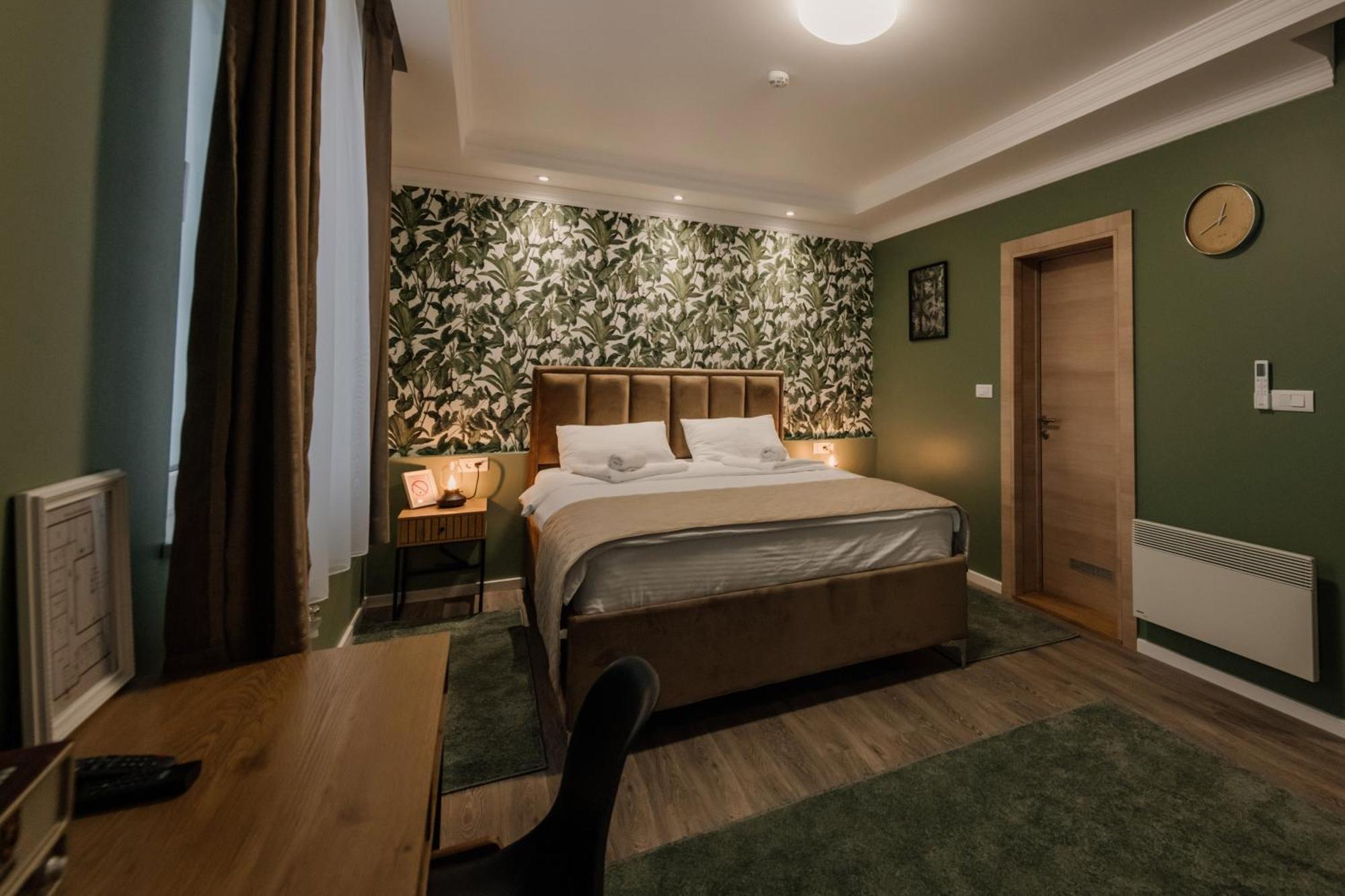 Hotel Beli Dvor Чачак Экстерьер фото
