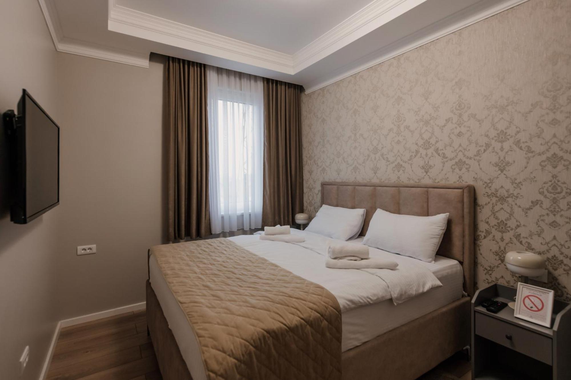 Hotel Beli Dvor Чачак Экстерьер фото