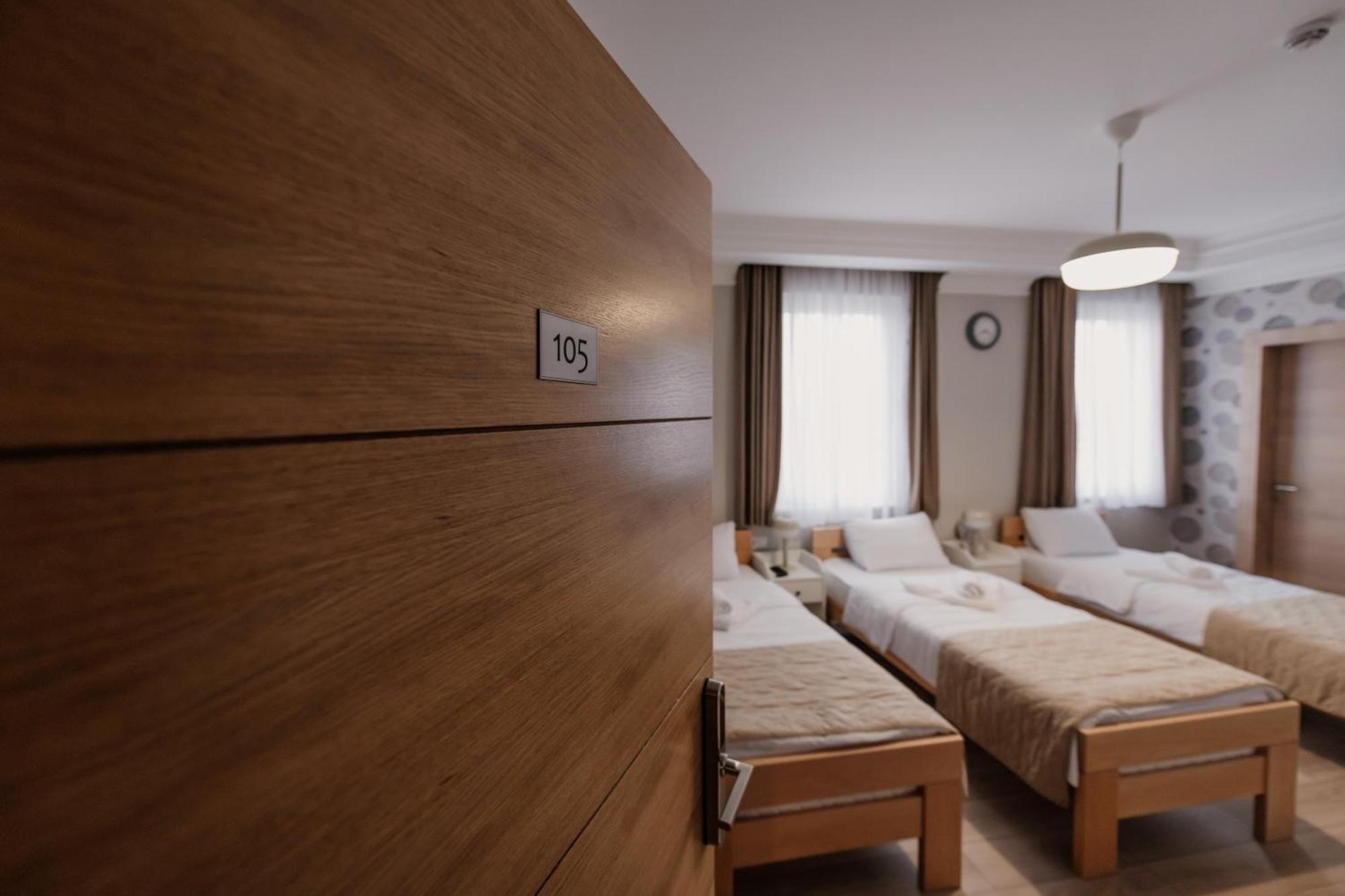 Hotel Beli Dvor Чачак Экстерьер фото